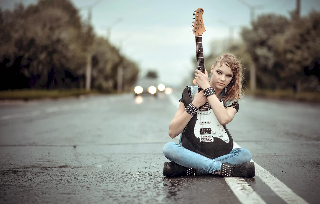 Ally Walker гитаристка