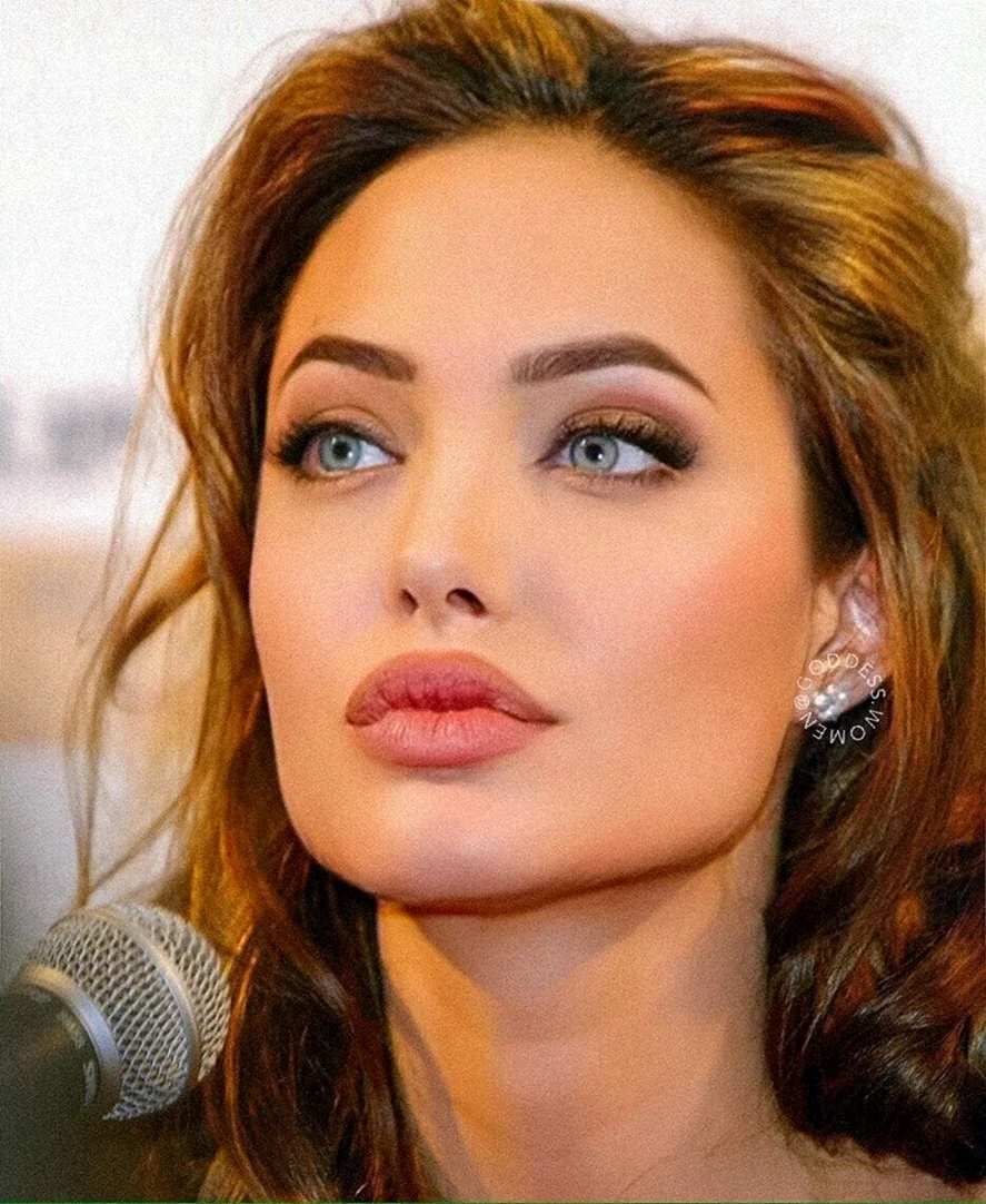 Анджелина Джоли макияж 2020
