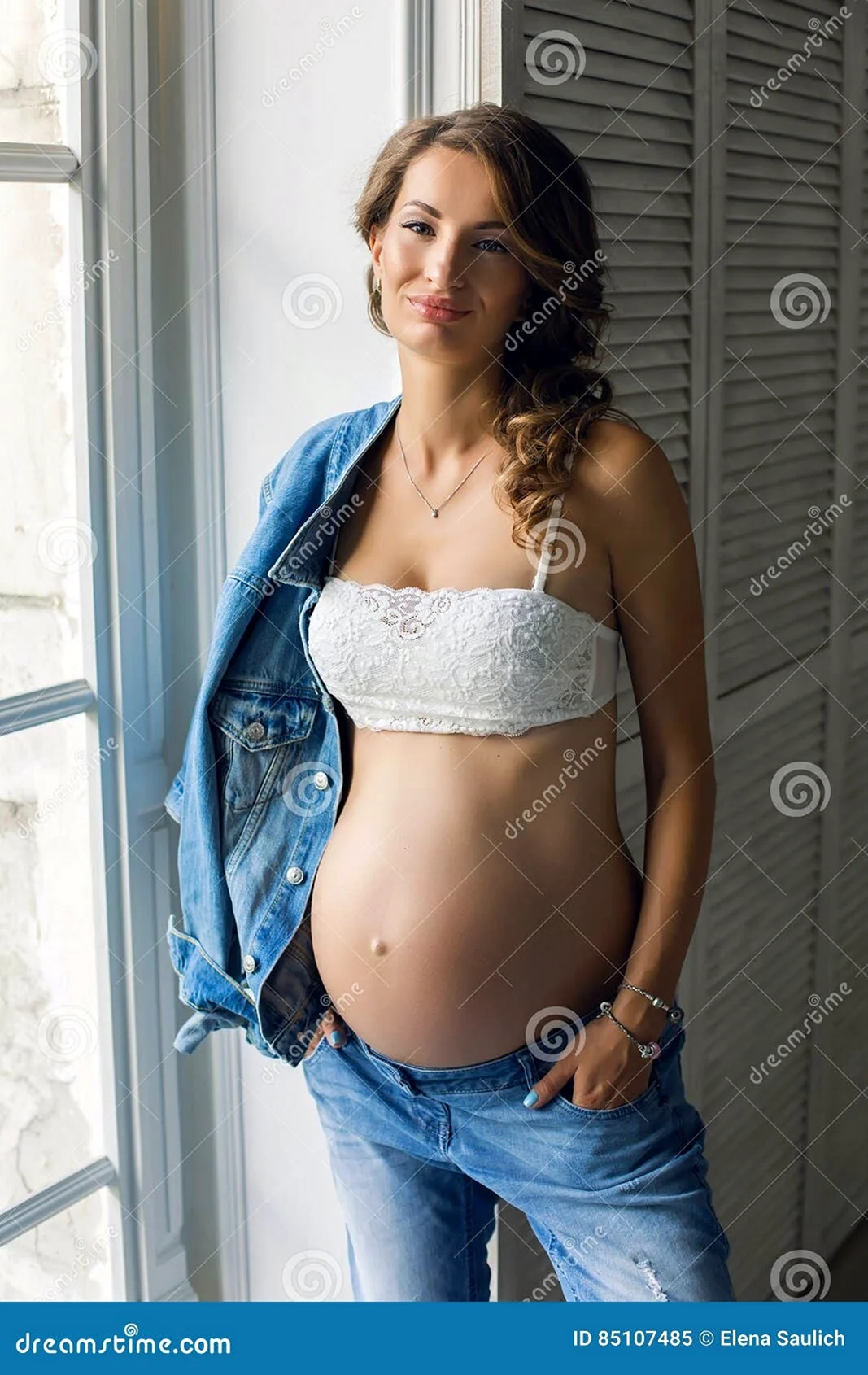 Беременная фотосессия в джинсах