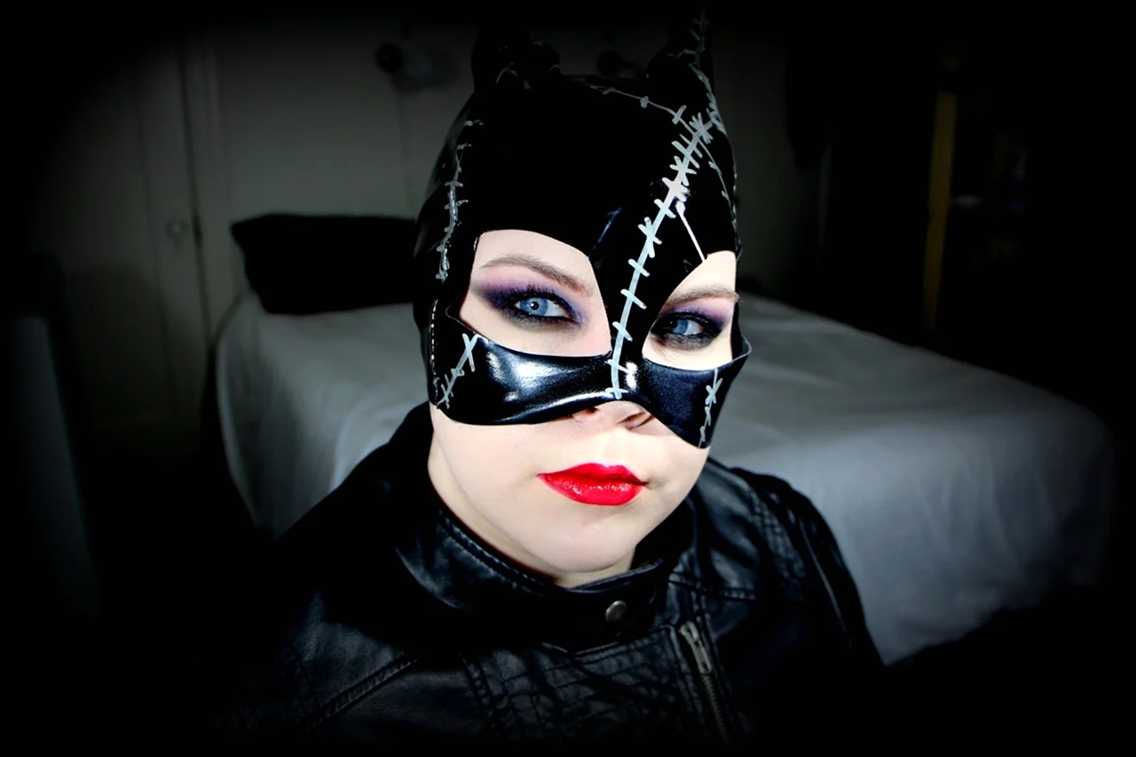 Catwoman make up
