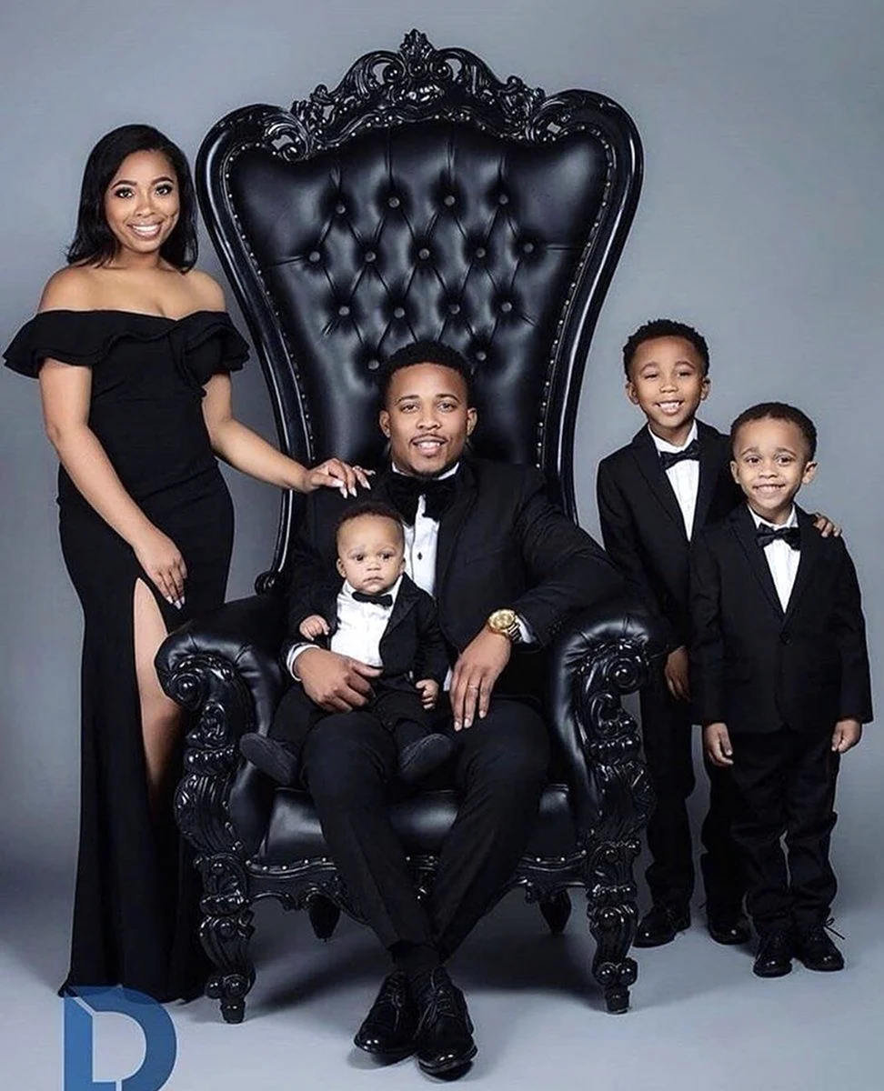 Черная семья