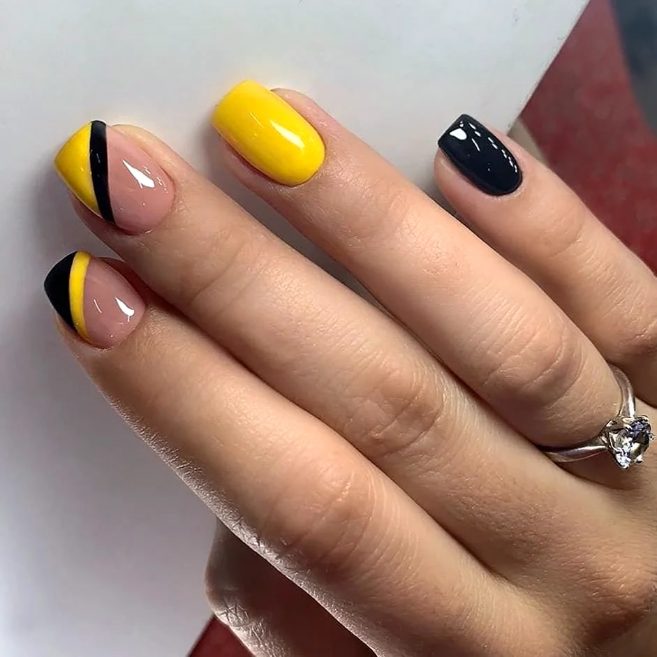 Черно желтые ногти короткие