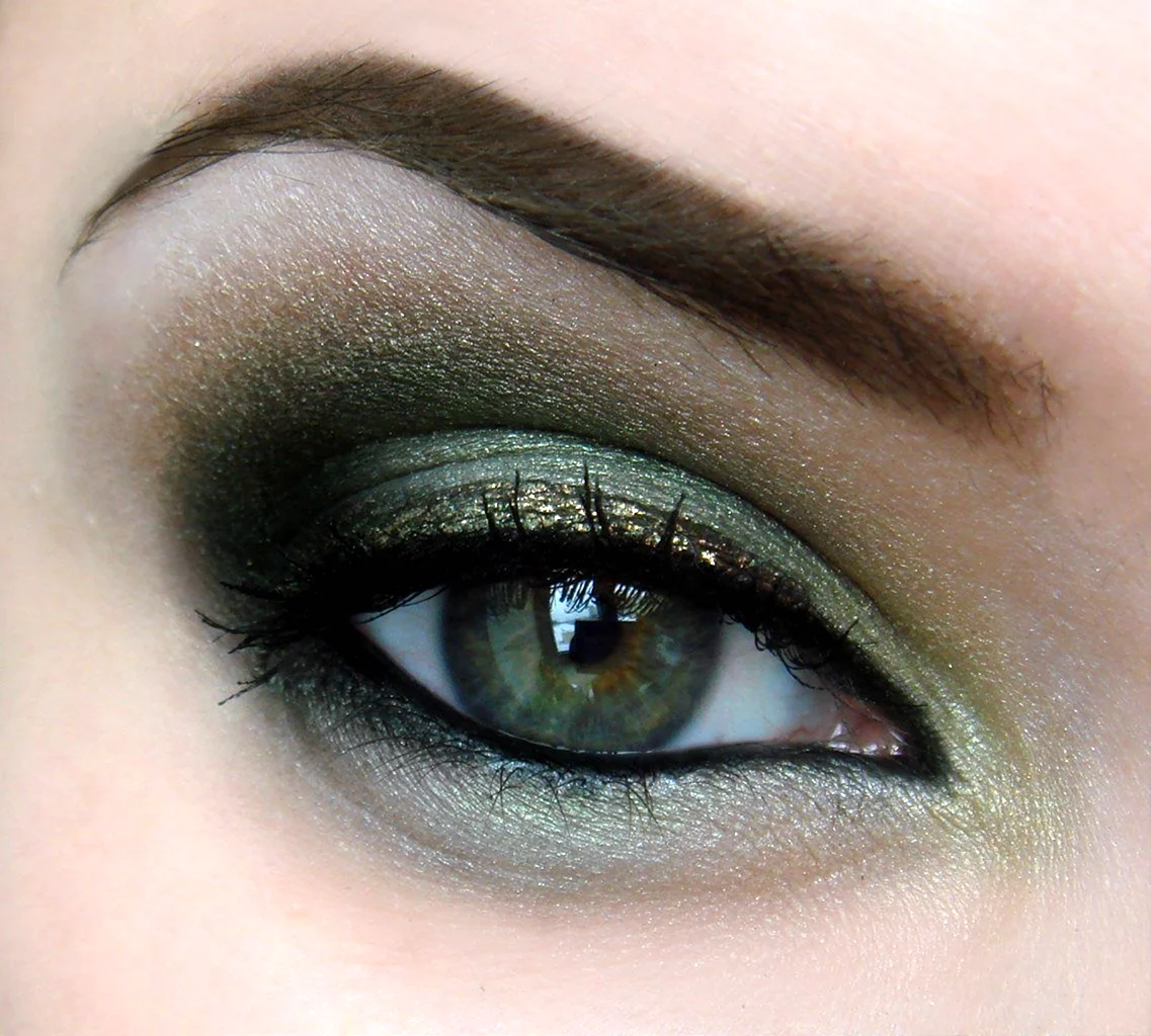 Черные тени на зеленых глазах