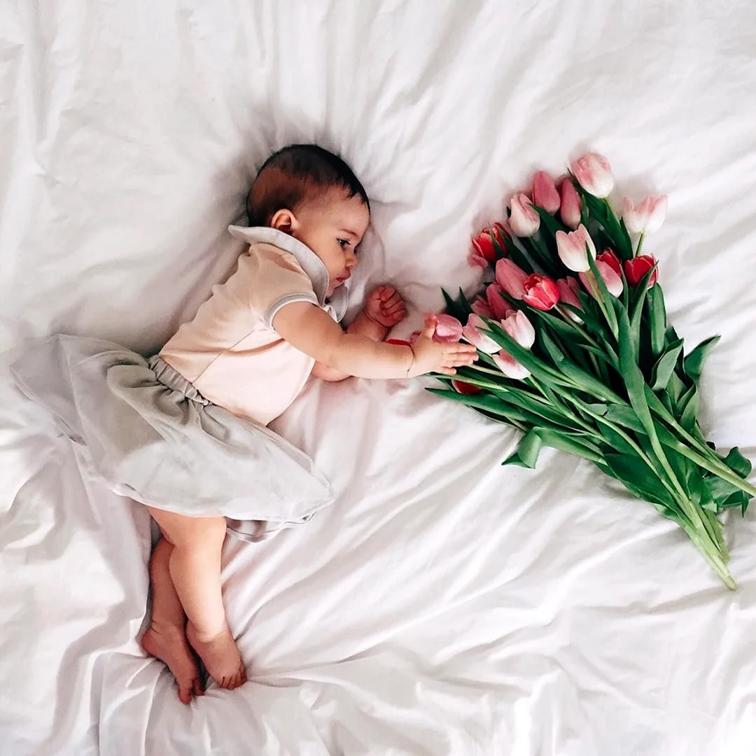 Детская фотосессия с тюльпанами