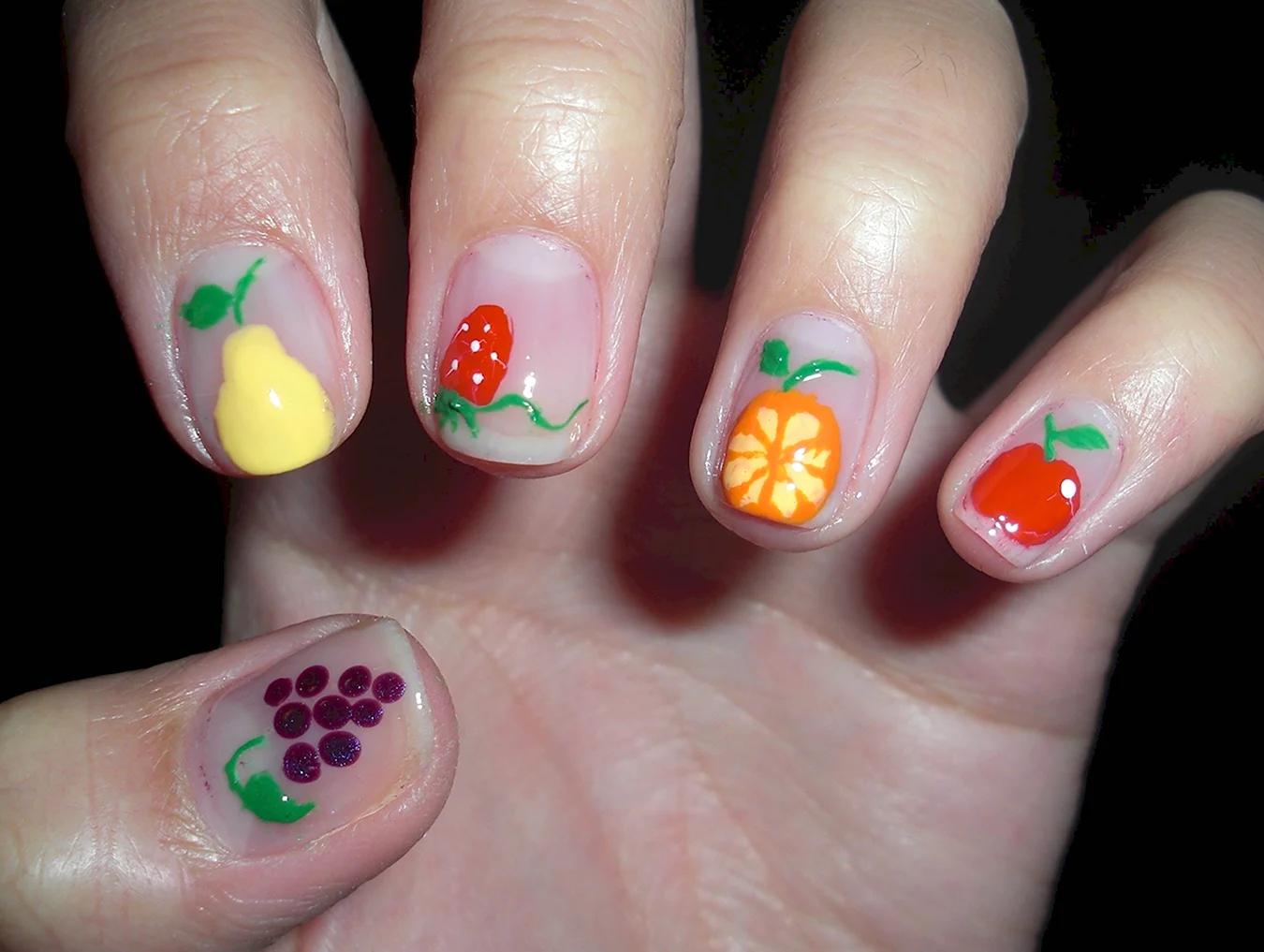 Детские ногти с фруктами
