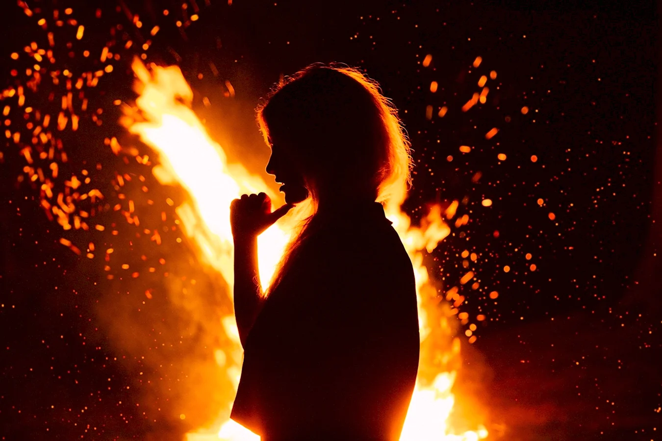 Девушка и огонь
