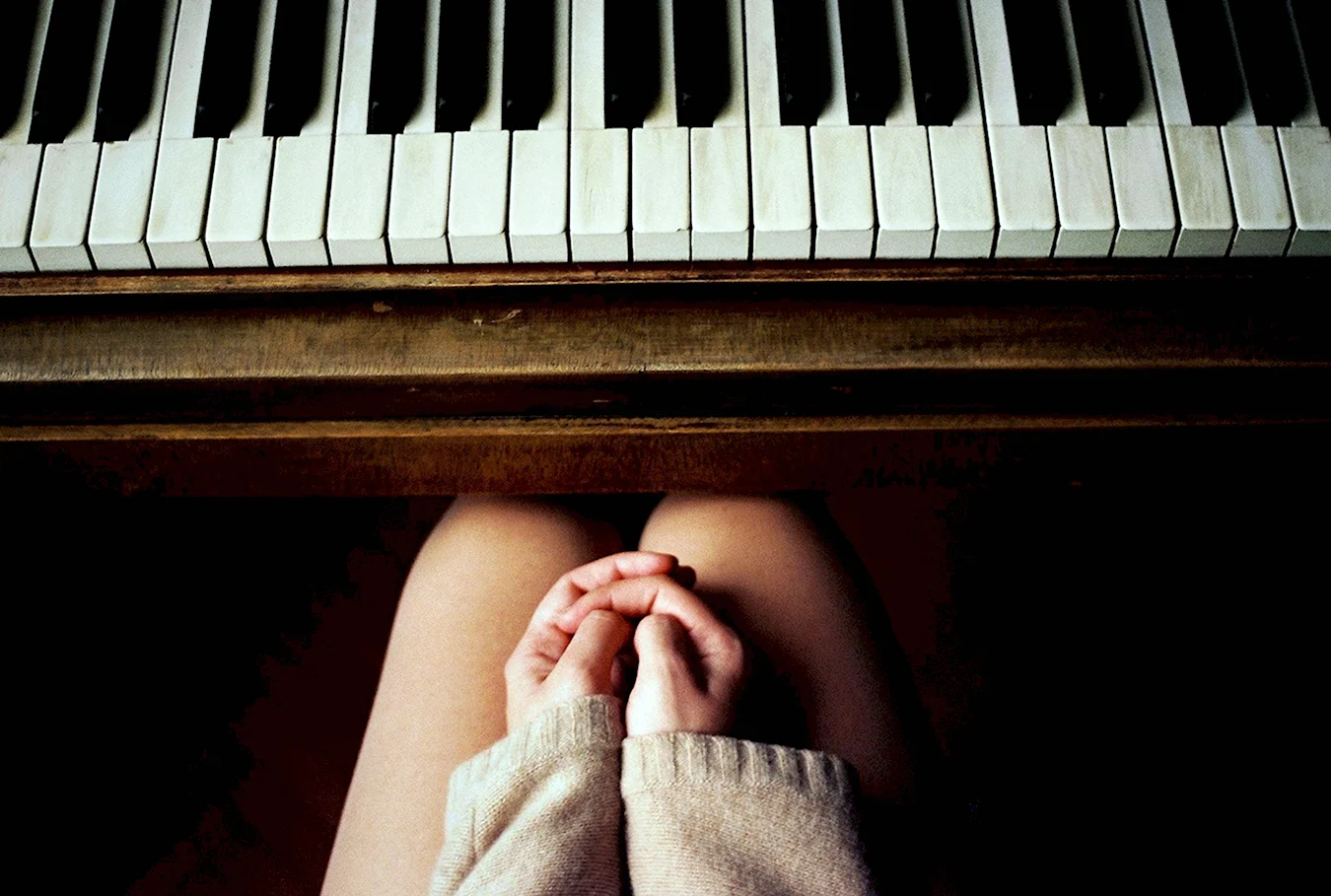 Девушка и пианино