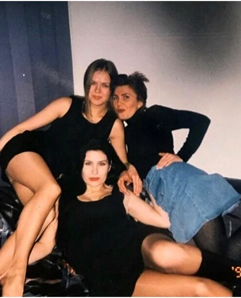 Девушки 90-х