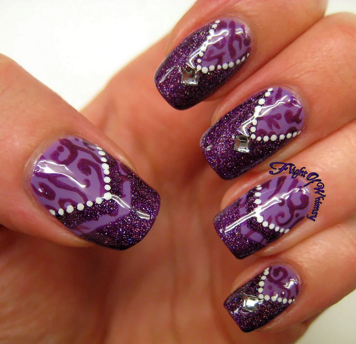 Дизайн ногтей фиолетовый с серебром