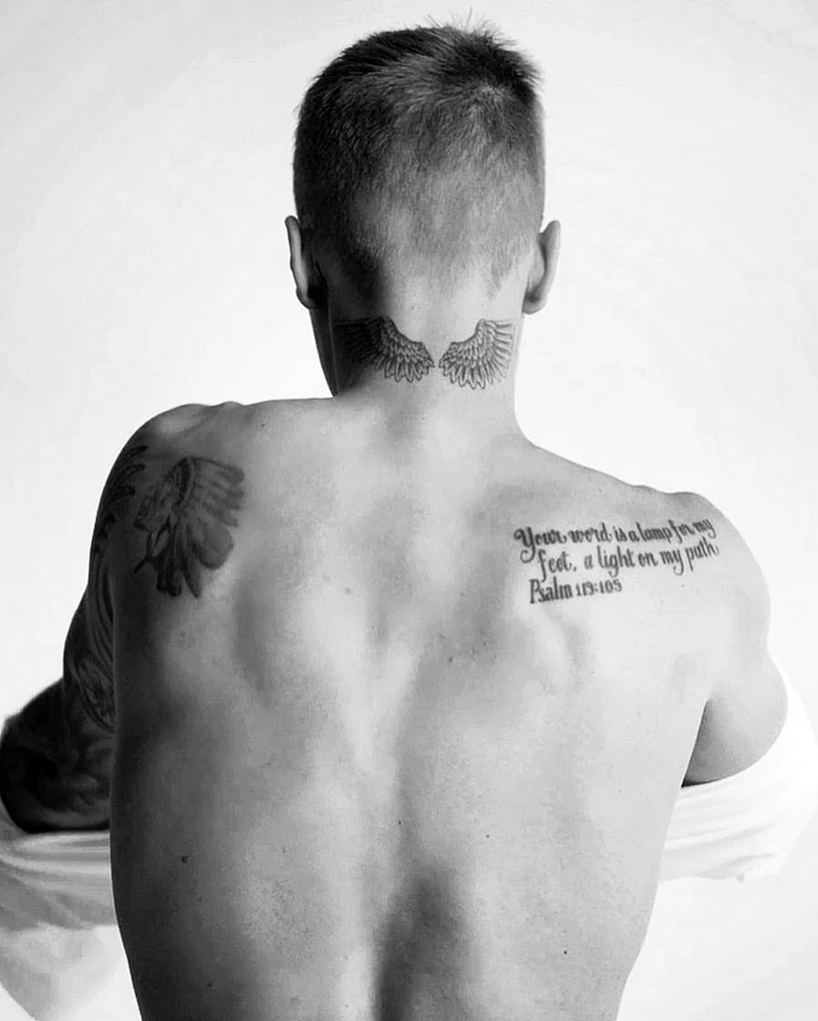 Джастин Бибер Татуировки на шее