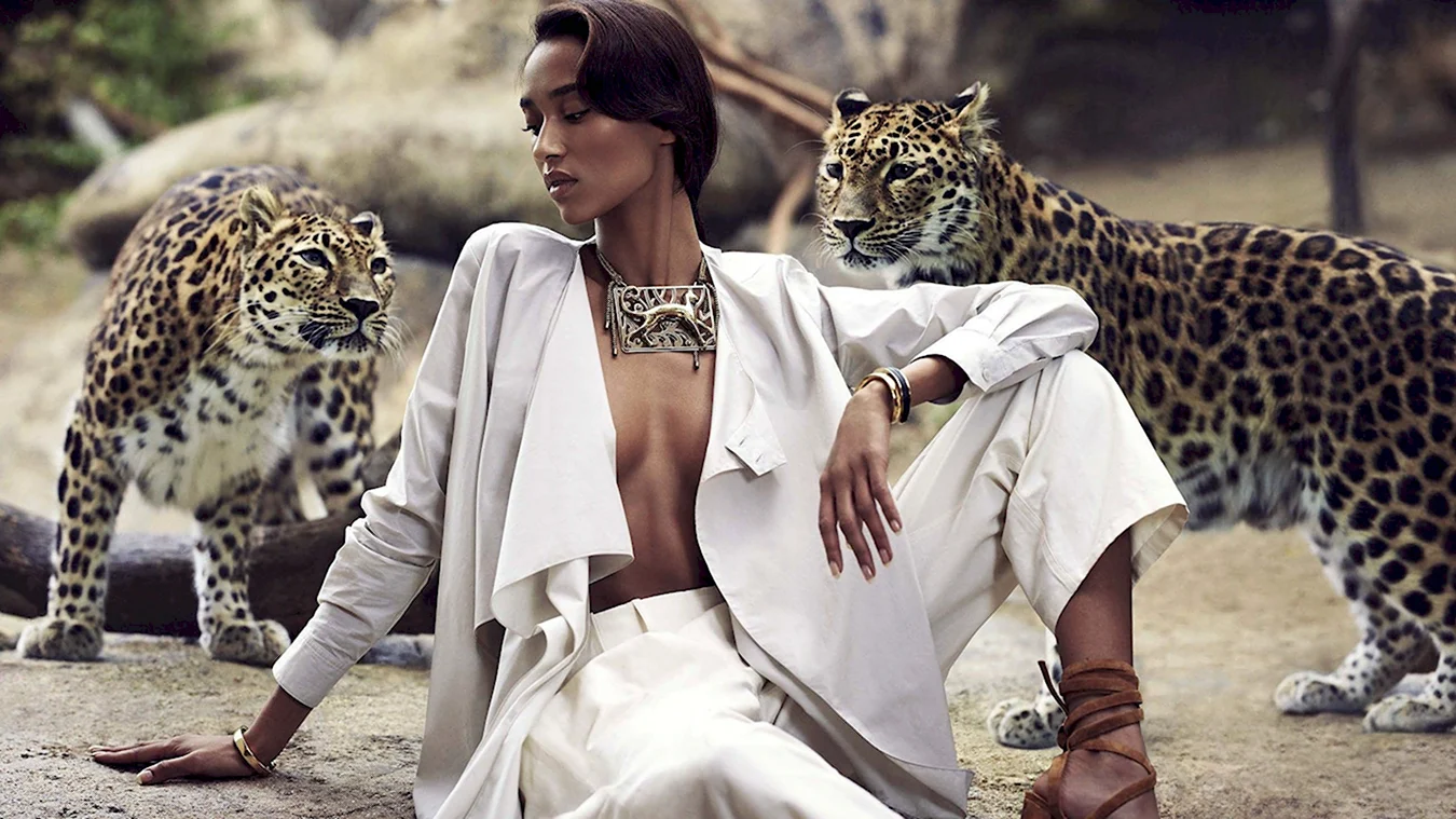 Дженнифер Лопес с леопардами