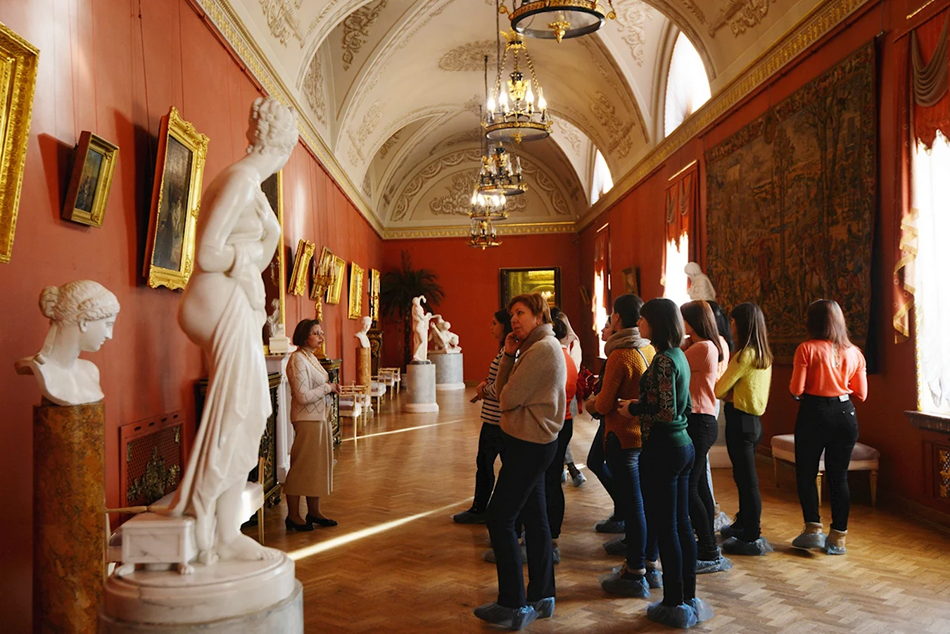 Экскурсоводы Гатчинского дворца