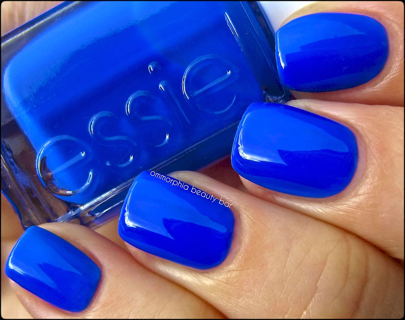 Essie темно синий