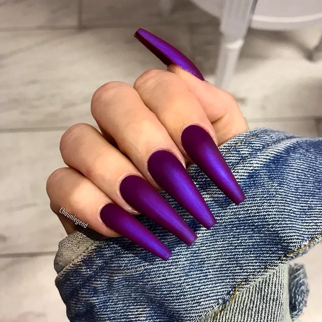 Фиолетовые ногти длинные