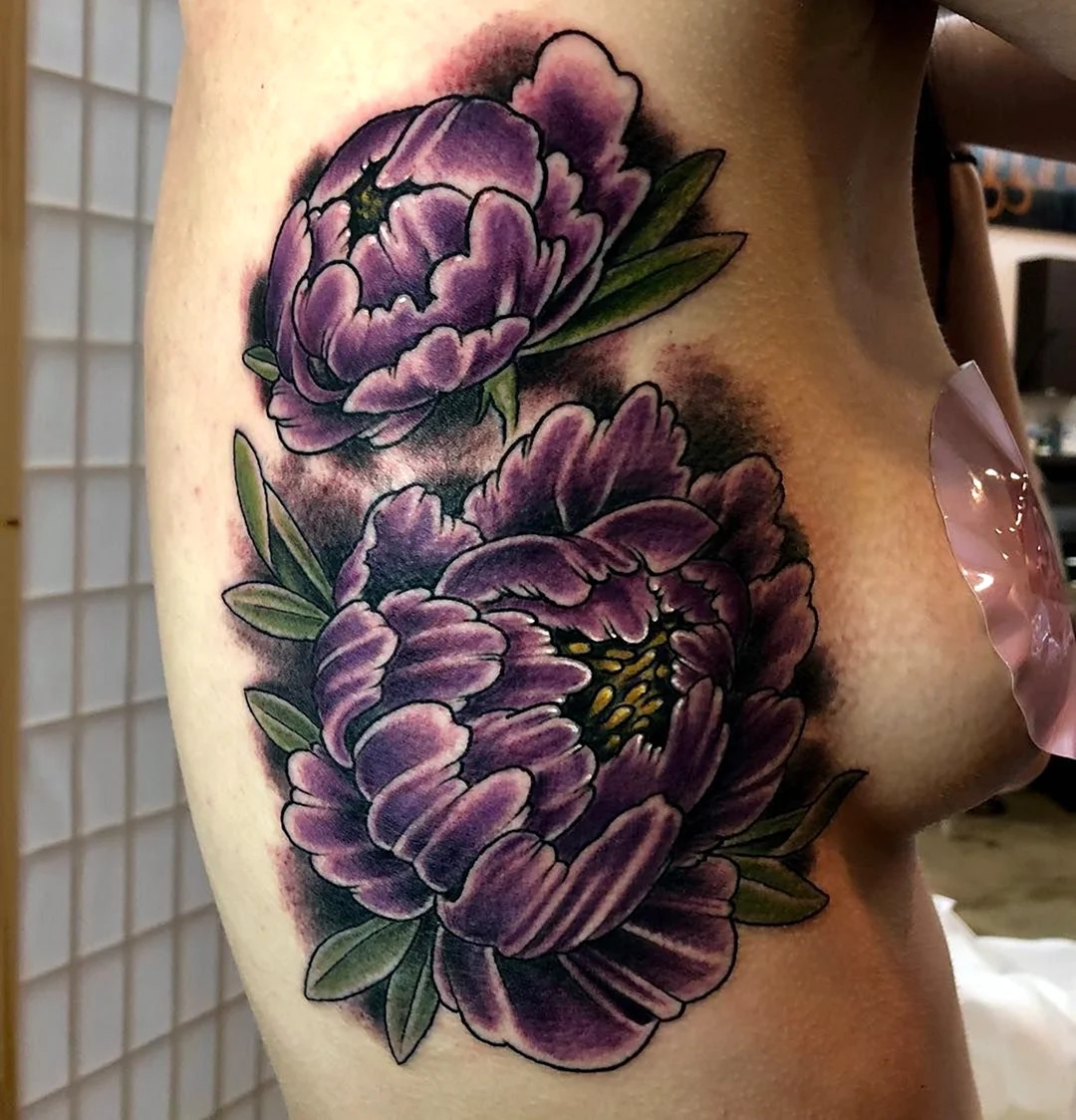 Фиолетовый пион тату