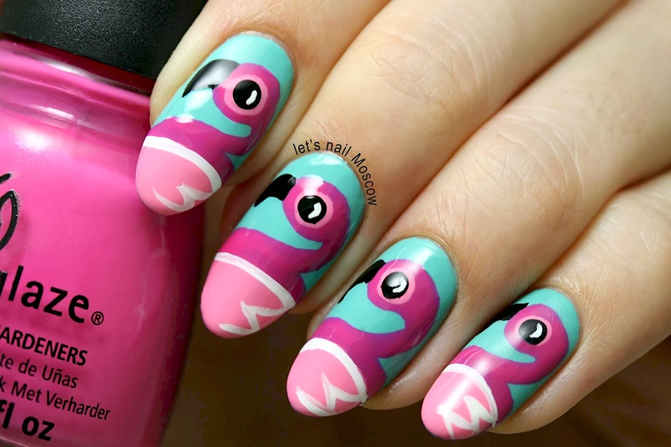 Фламинго на ногтях