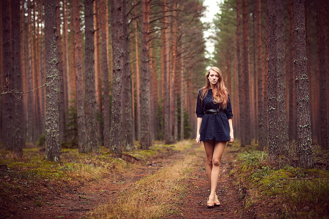 Фото в лесу девушек