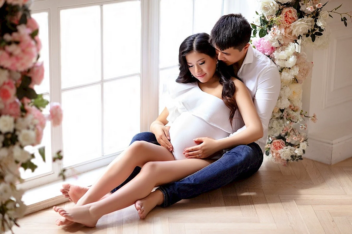 Фотосессия беременности с мужем в платье