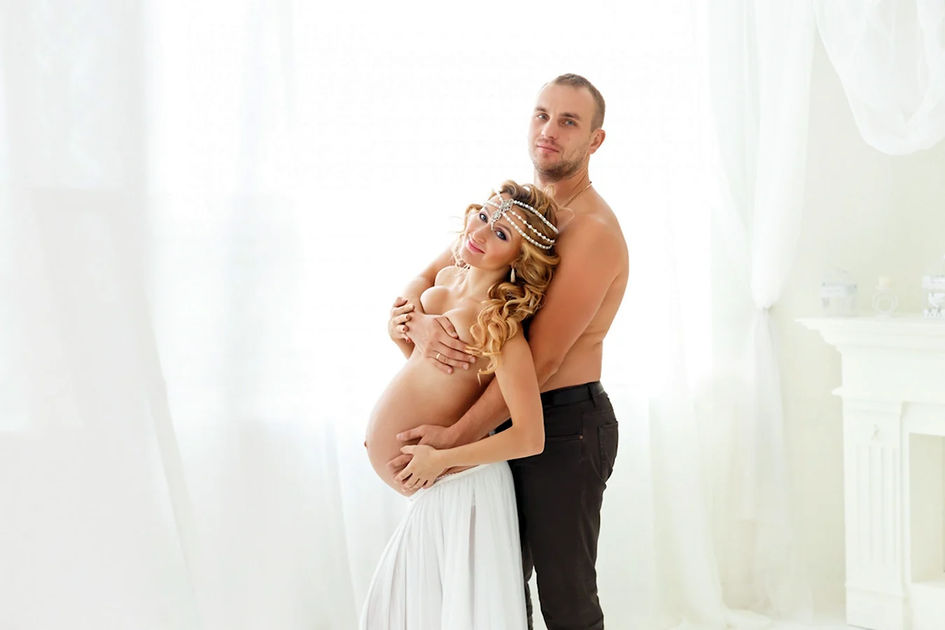 Фотосессия беременных с мужем и ребенком