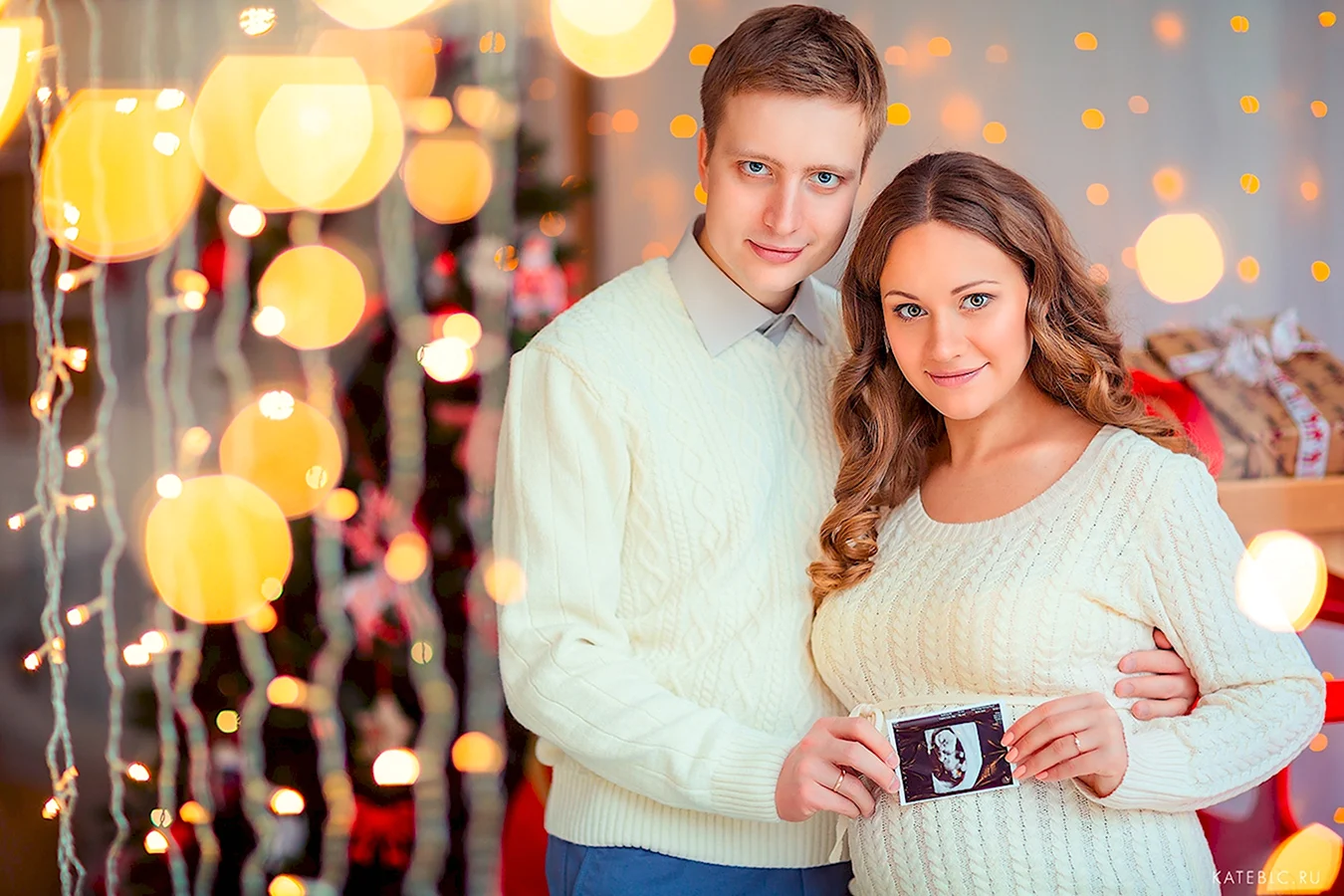 Фотосессия беременных в студии с мужем новый год