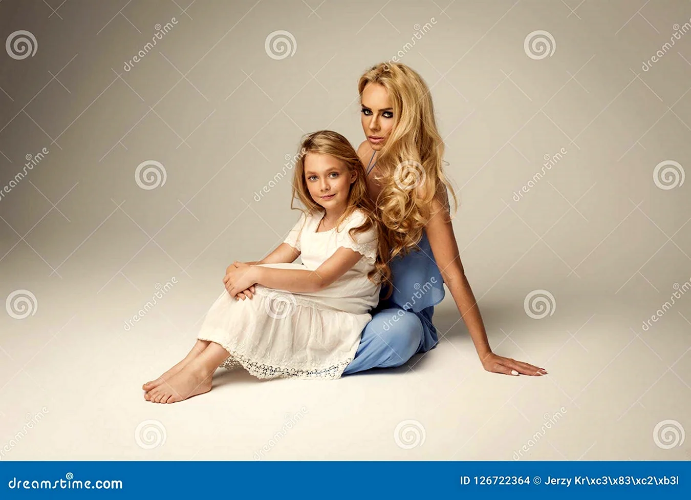 Фотосессия мама и дочка в студии