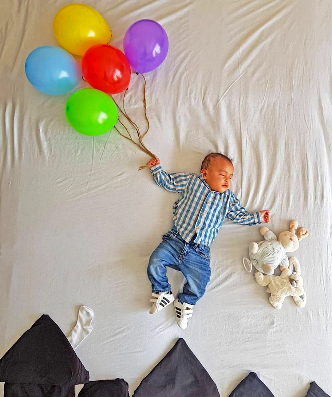 Фотосессия младенца с шарами