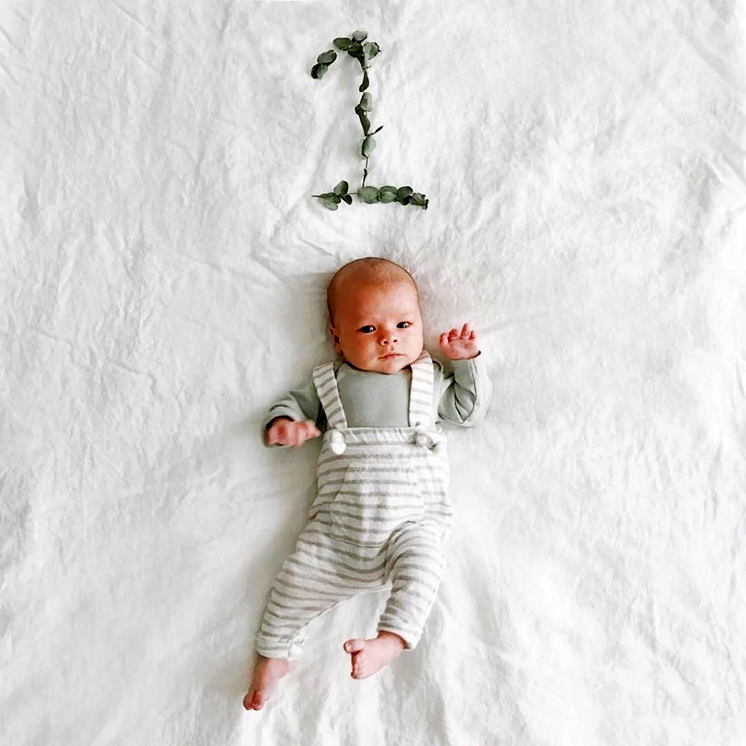 Фотосессия на 1 месяц ребенку