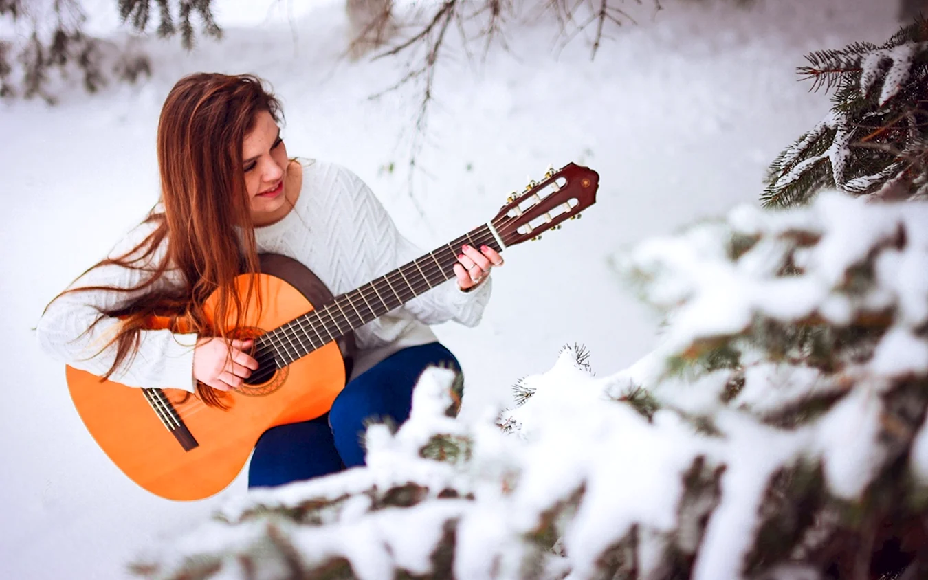 Фотосессия с гитарой зимой