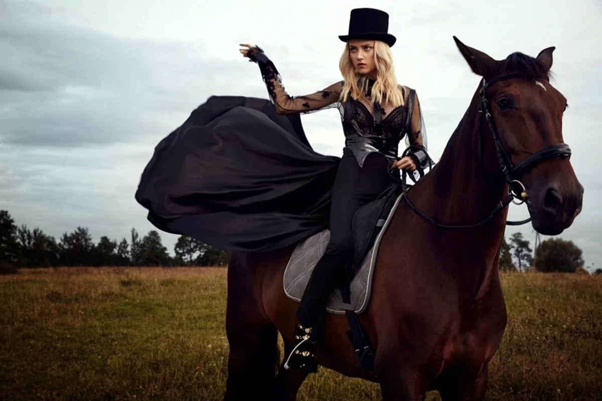 Фотосессия с лошадьми Vogue
