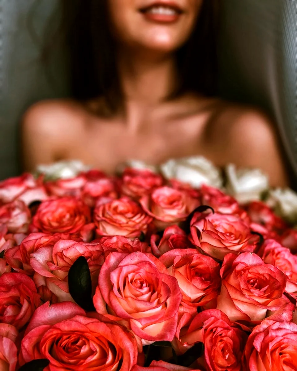 Фотосессия с розами дома
