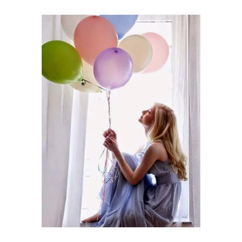 Фотосессия с воздушными шарами дома