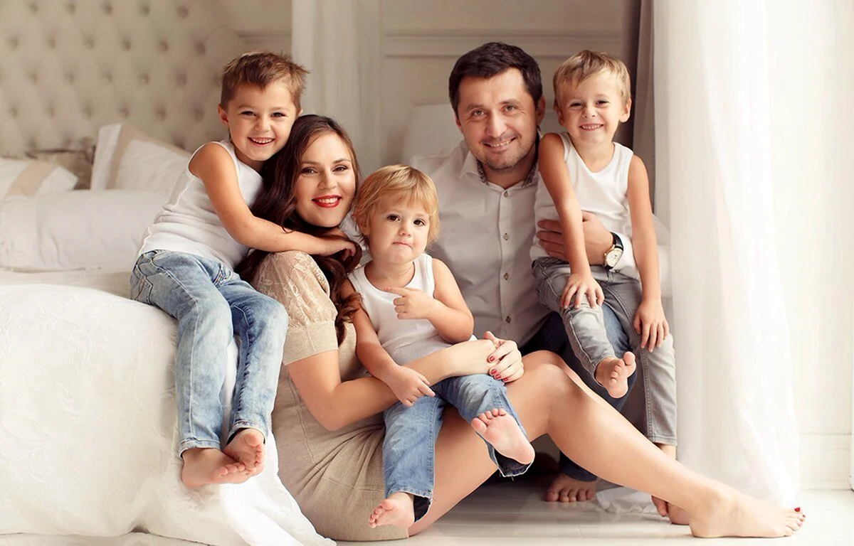 Фотосессия семьи с тремя детьми