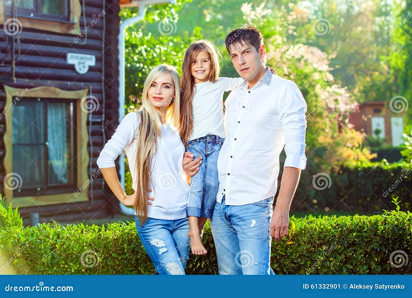 Фотосессия семьи в джинсах