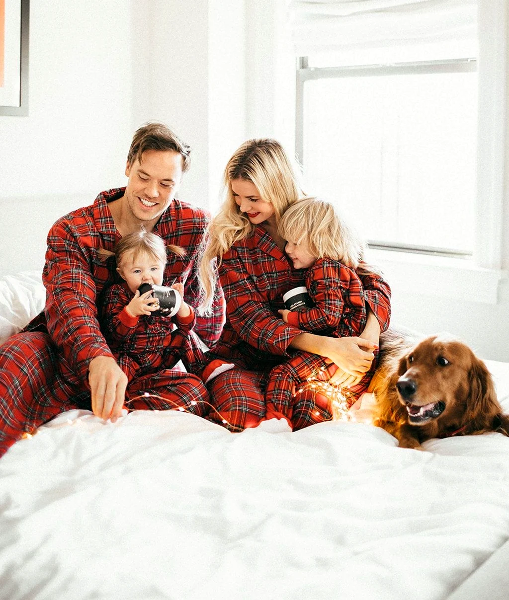 Фотосессия в пижамах семейная