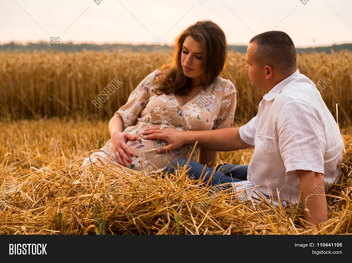 Фотосессия в пшенице беременности