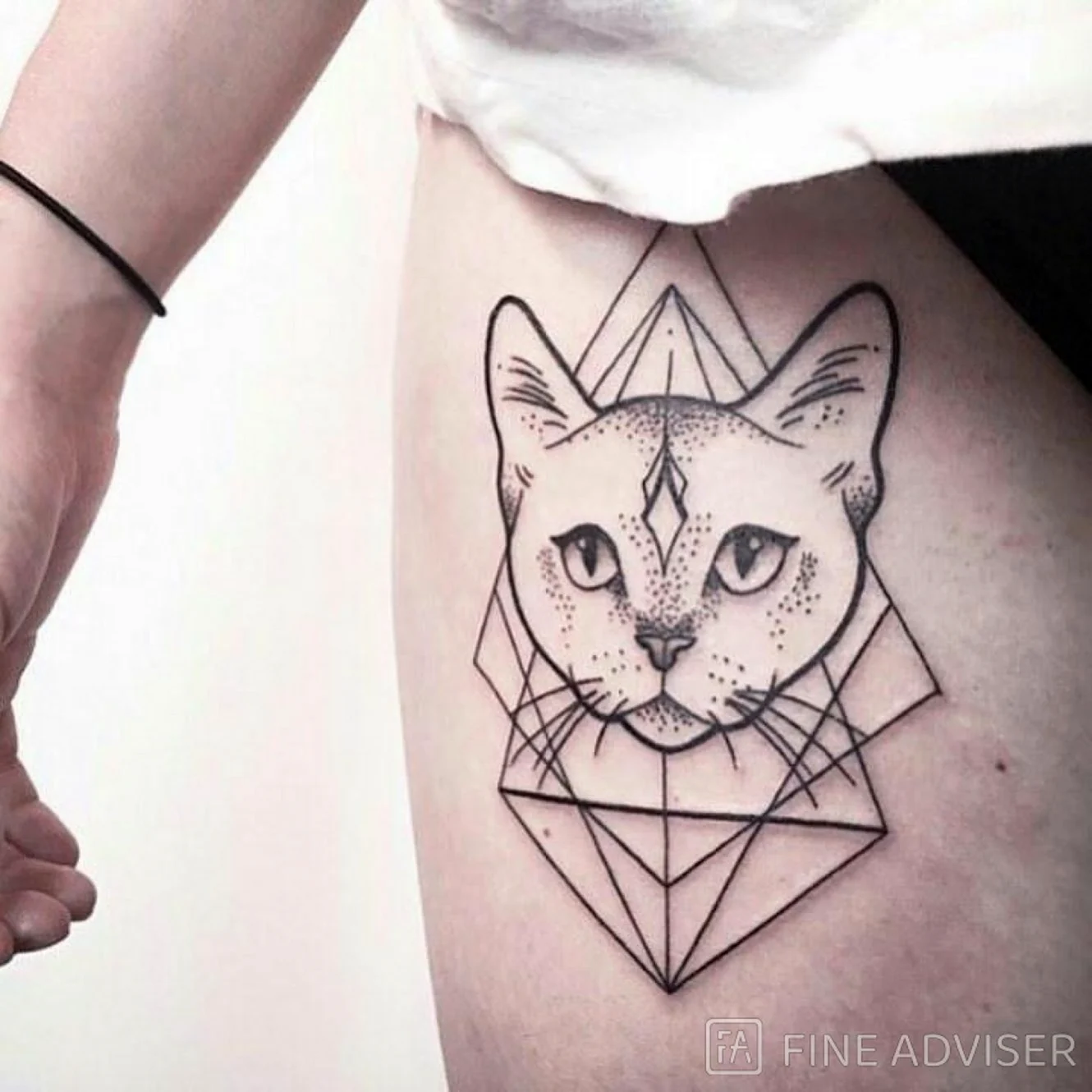 Геометрический кот тату