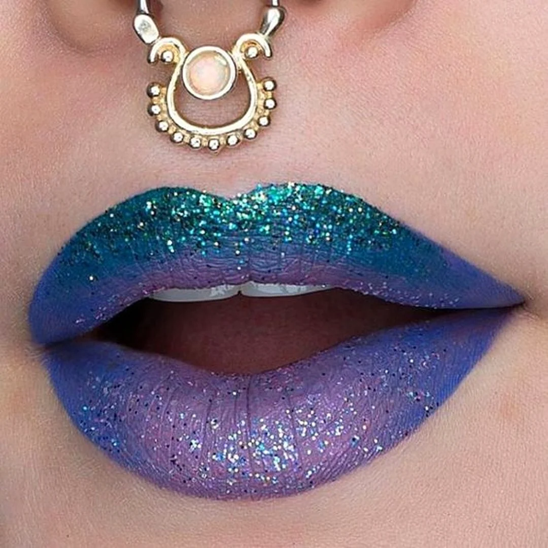 Голубые губы макияж
