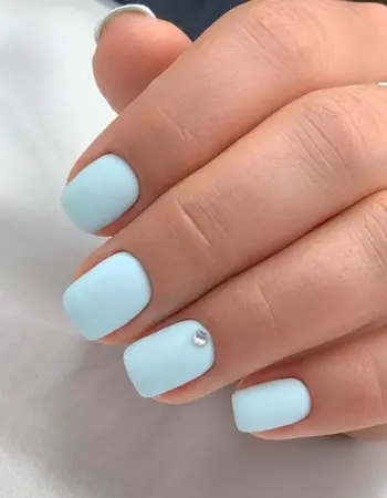 Голубые матовые ногти