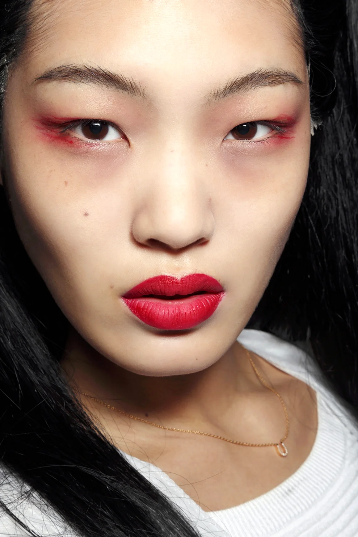 Японский макияж с красными тенями