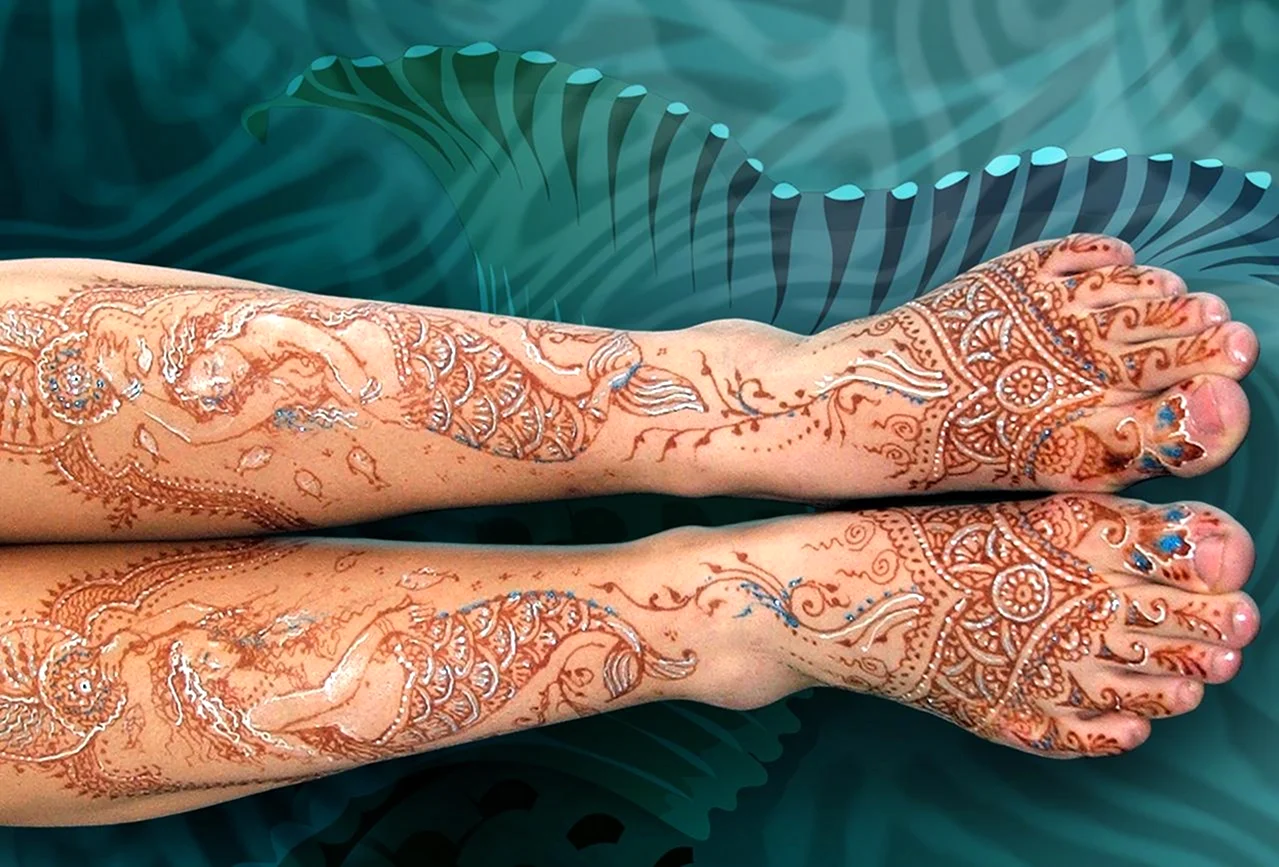 Исламские тату на ноге