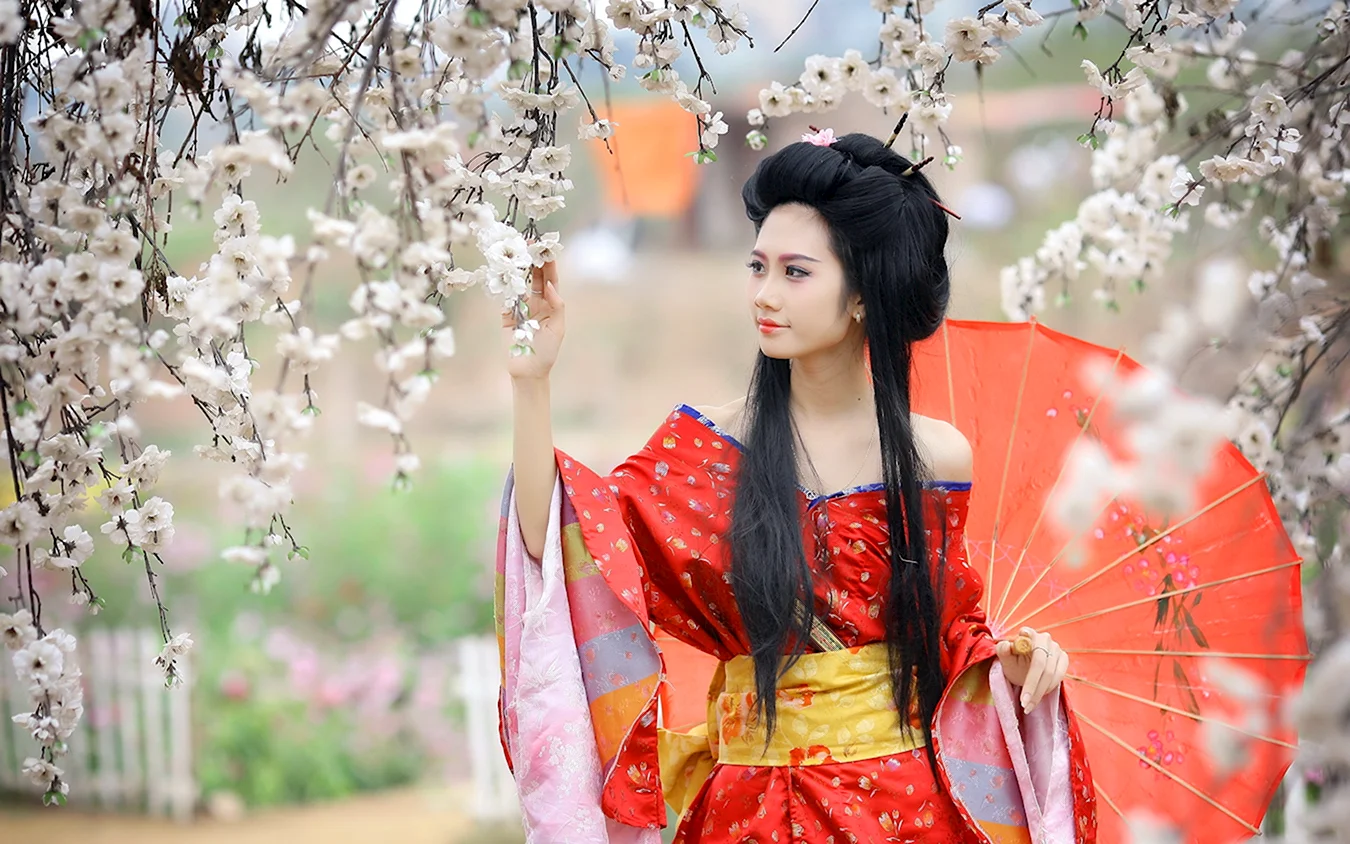 Китаянка в кимоно