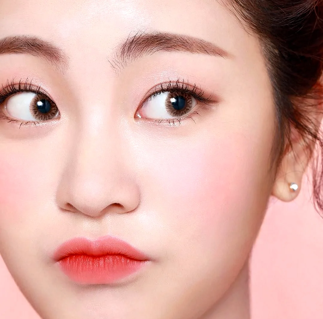 Корейский макияж глаз IU