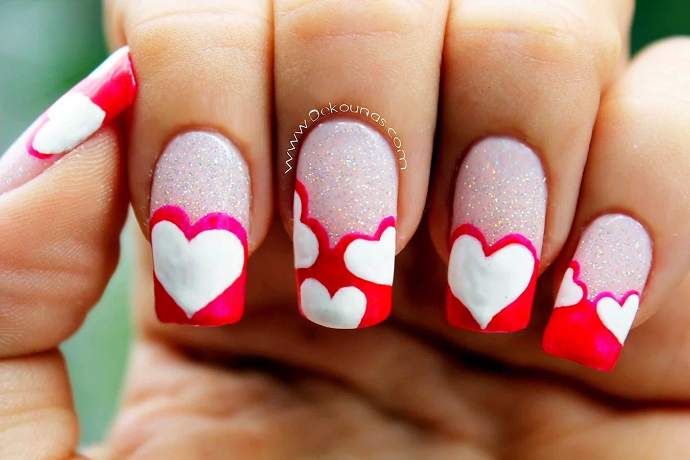 Красивые ногти с сердечками