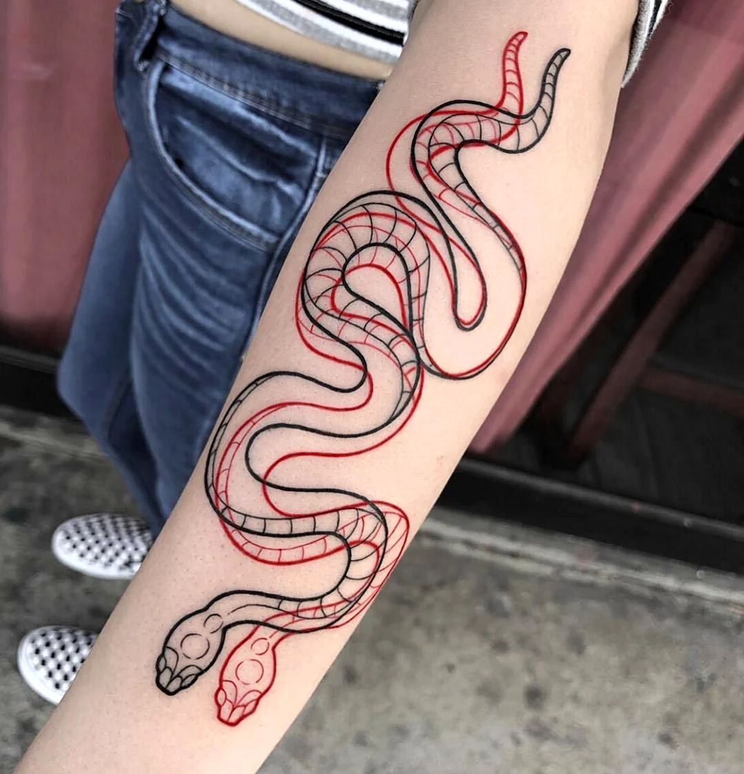 Красная змея тату