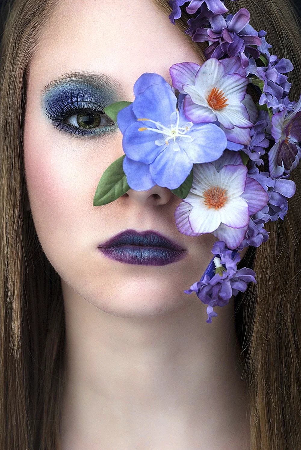Креативный макияж с цветами