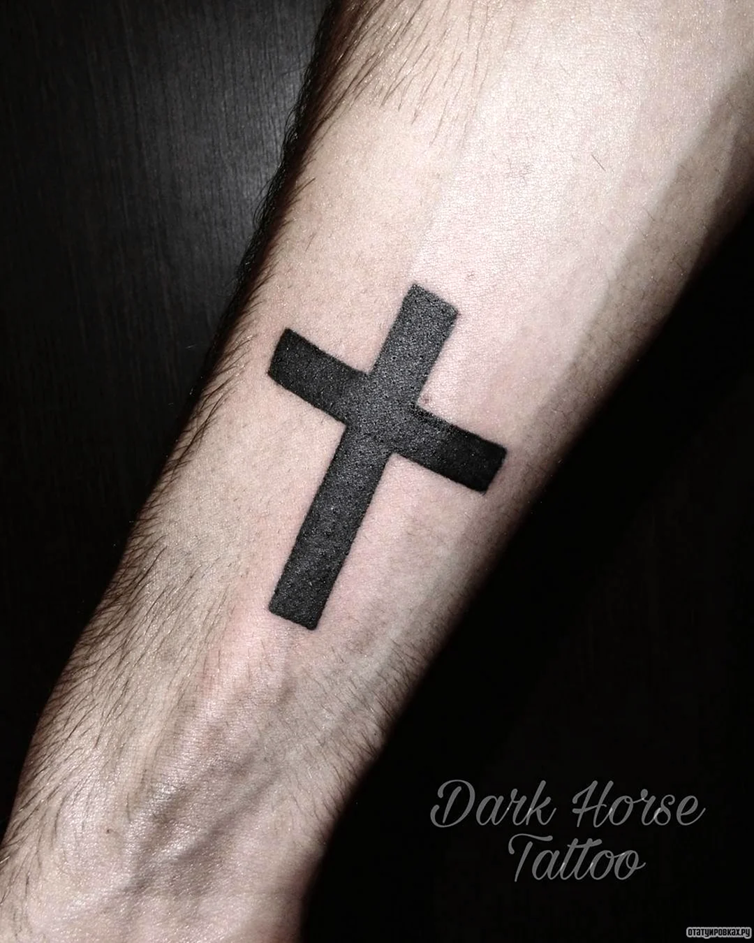 Крест на руке