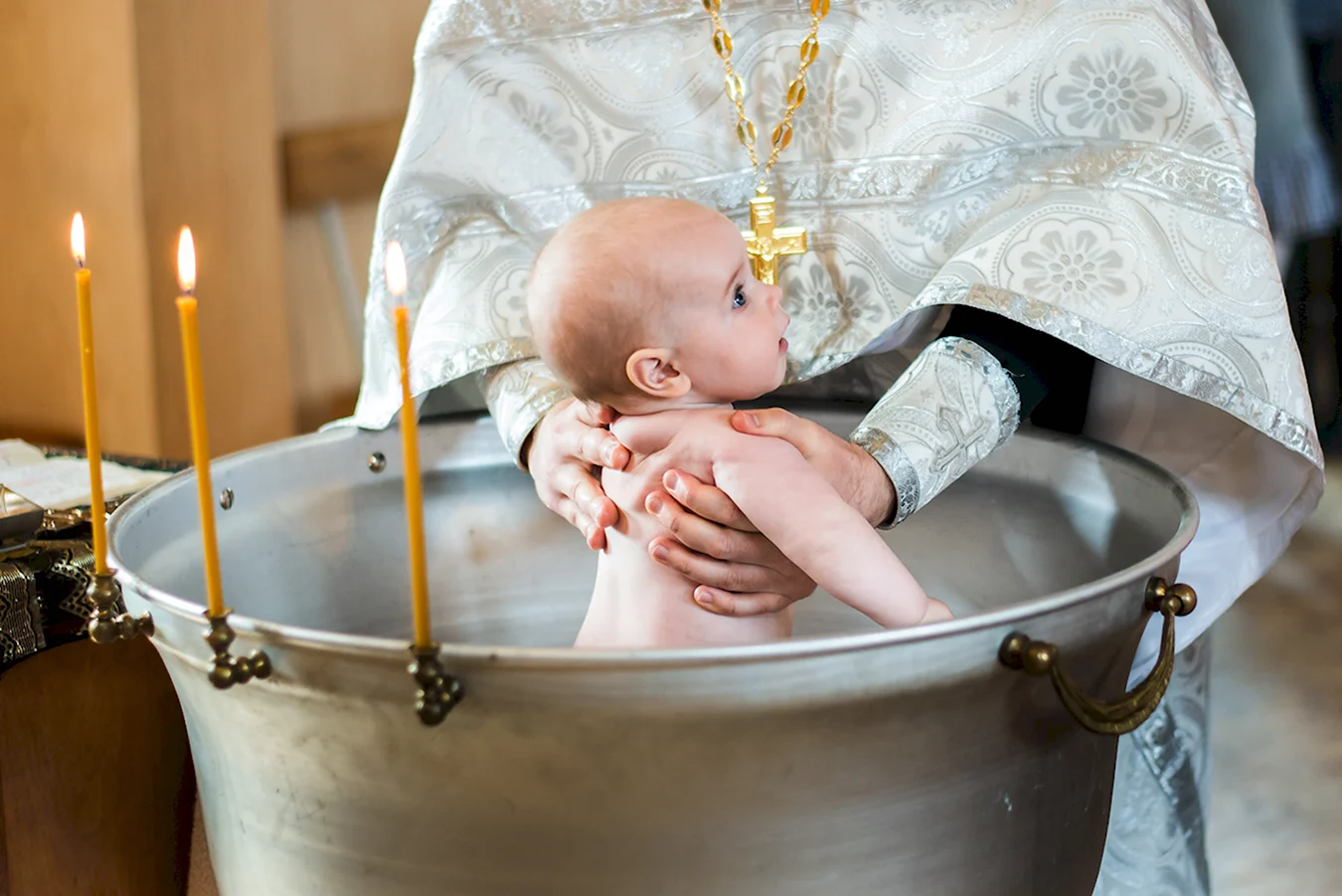 Крестины таинство крещения