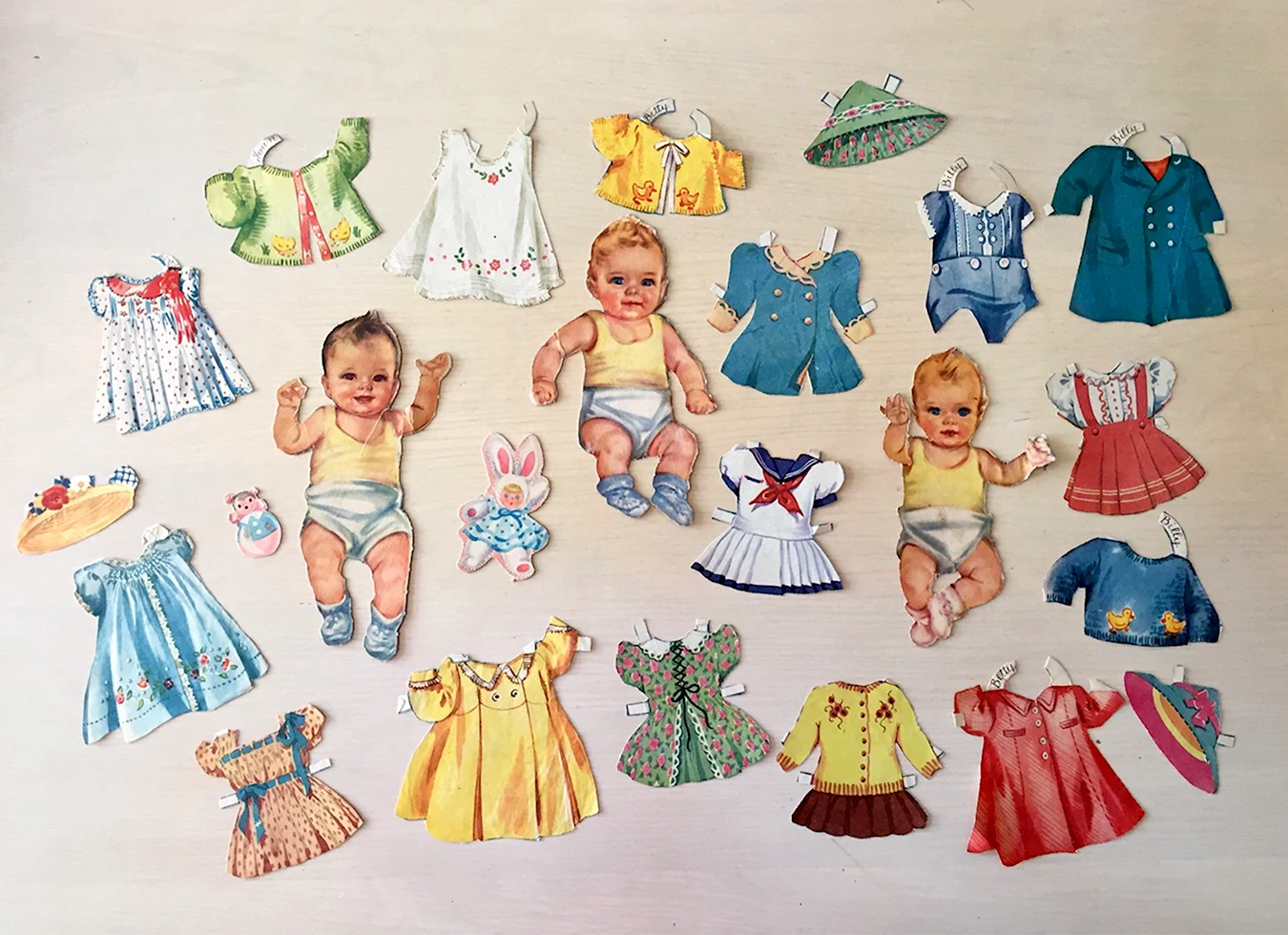 Куклы бумажные с детьми и коляской