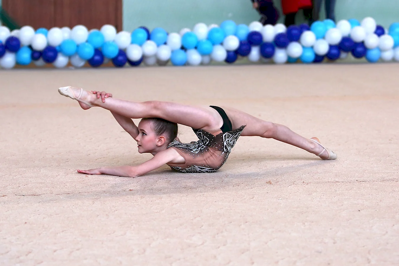 Лаура Диамбекова гимнастика