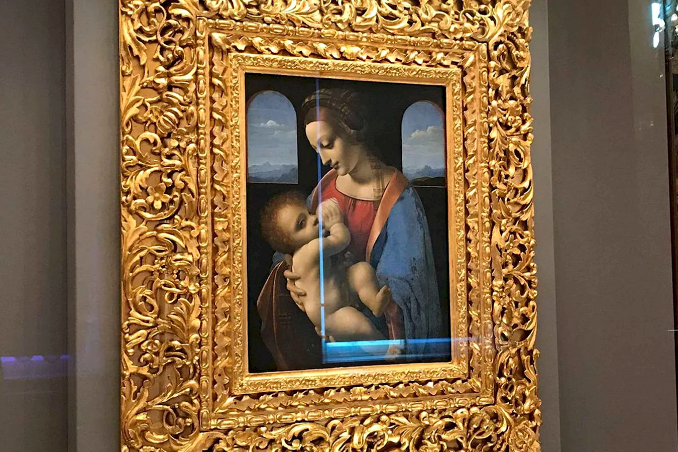 Мадонна с младенцем Леонардо да Винчи Эрмитаж